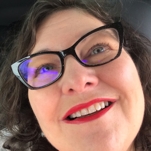 Meet your Posher, Patricia - Picture 1 of 1